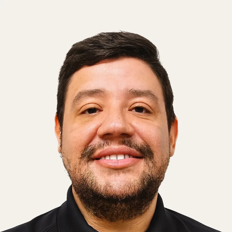 Joan Luzardo, Lead Runner